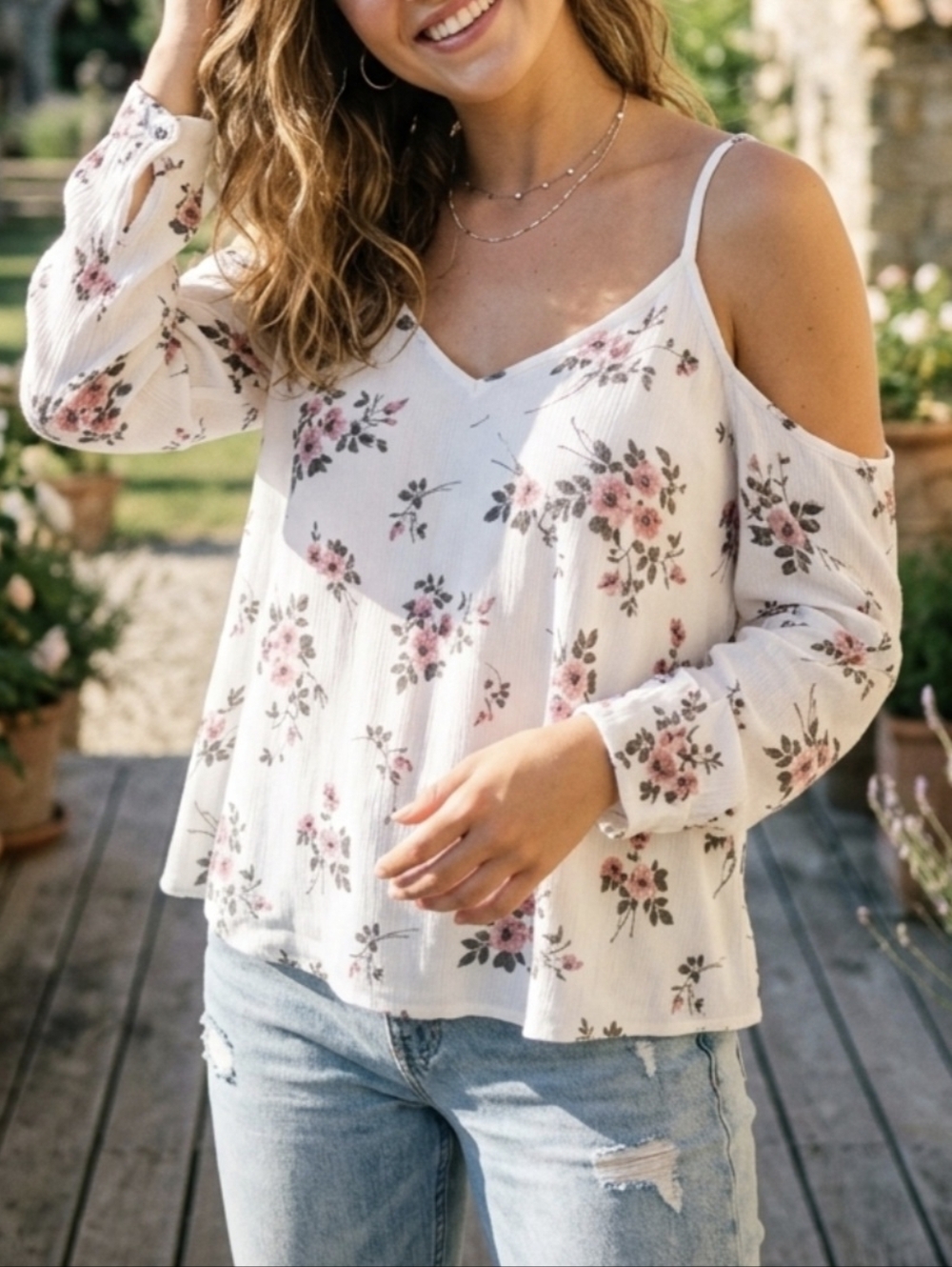 Amer. Eagle Cold Shoulder Blouse. Pretty Floral Print & Double Spaghetti Straps